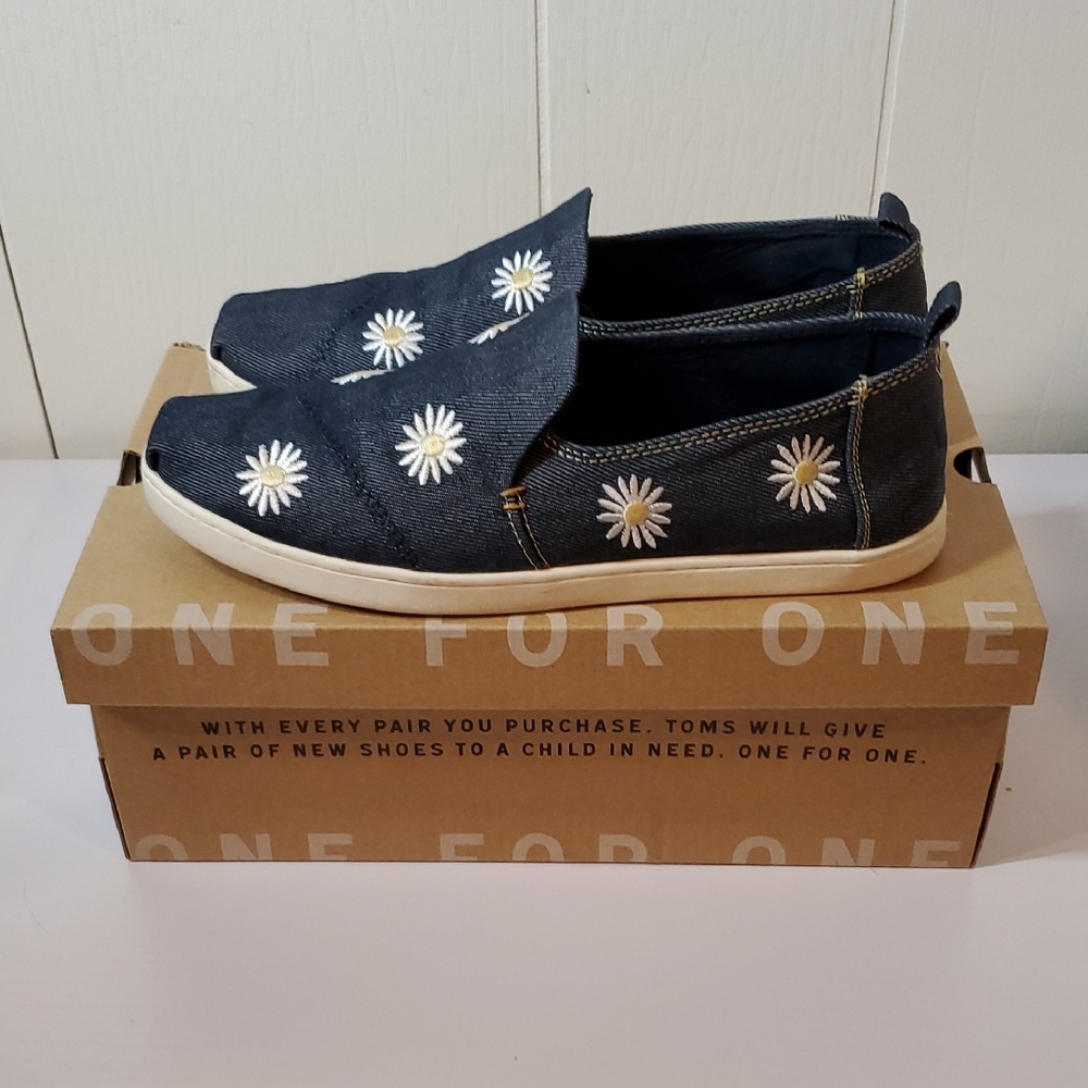 TOMS Navy Slip-On Shoes with Daisy Embroidery